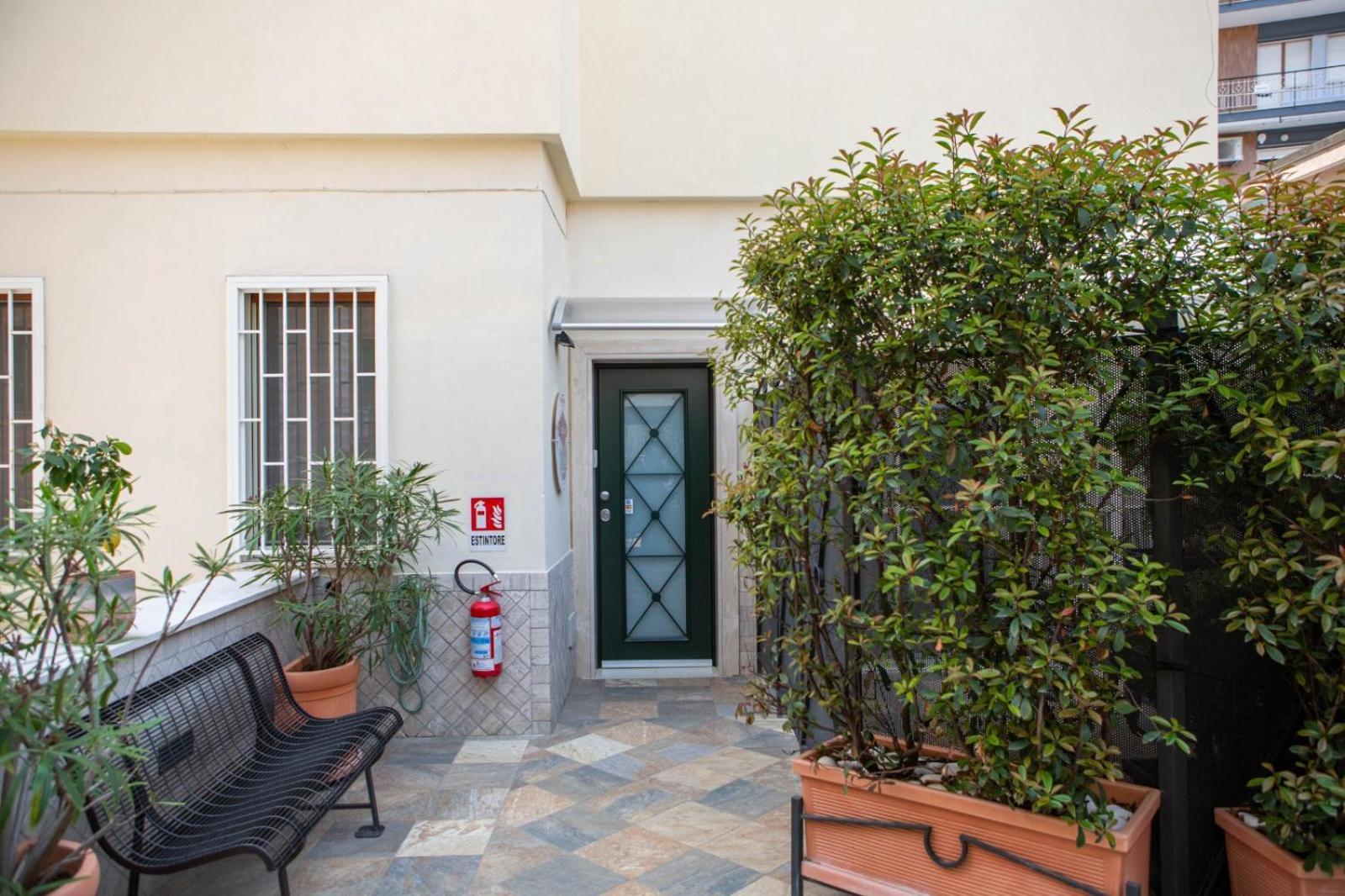 Little Rock Guest House Gaeta Bagian luar foto